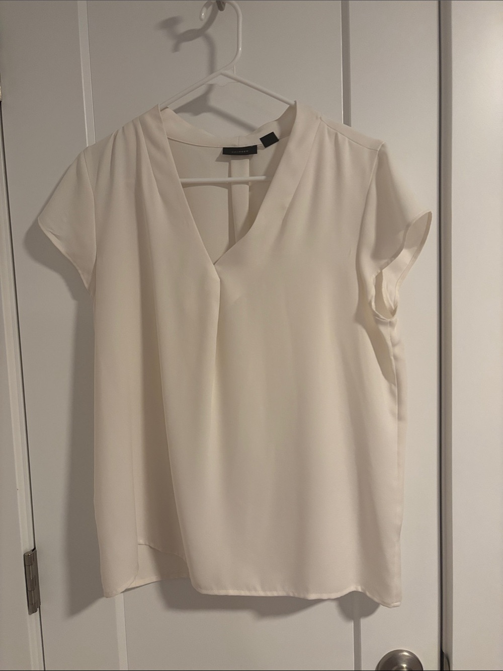 Halogen Cream V-Neck Short Sleeve Blouse with Back Bar Detail